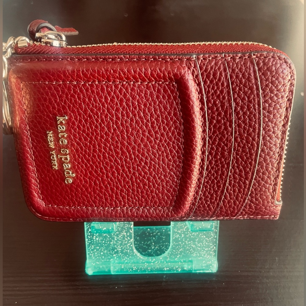 KATE SPADE
Burgundy
Leather
6 Card holder
with zipper pocket
NEW - Picture 2 of 6